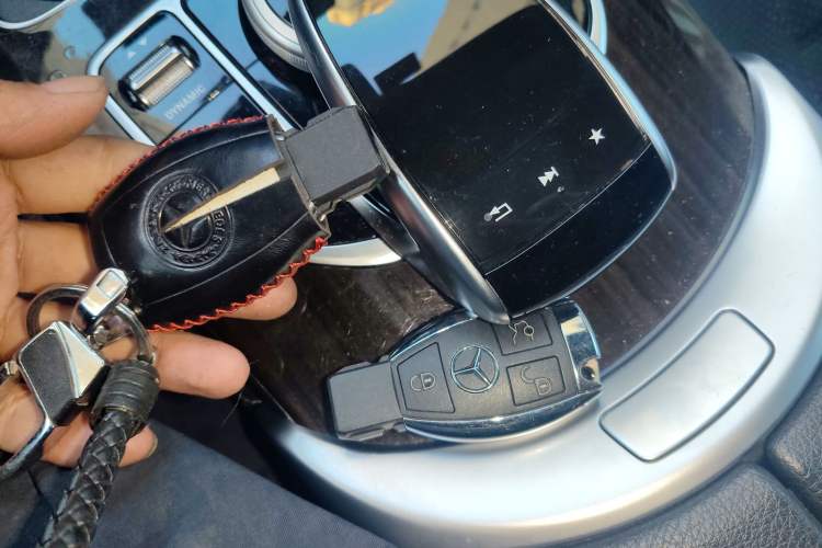 Used Mercedes-Benz GLC 2017 GLC 260 4MATIC Luxury Model
