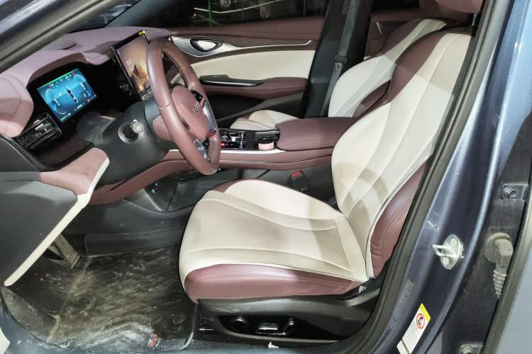 Used BYD Seal 2024 HONOR Edition DM-i 1.5L 121km Prestige Model
