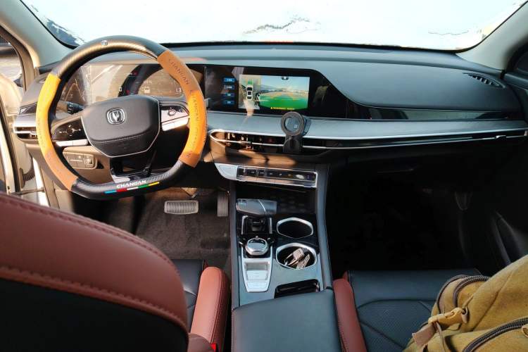 Used Changan Eado 2022 PLUS Blue Whale NE 1.4T GDI DCT Prestige Edition
