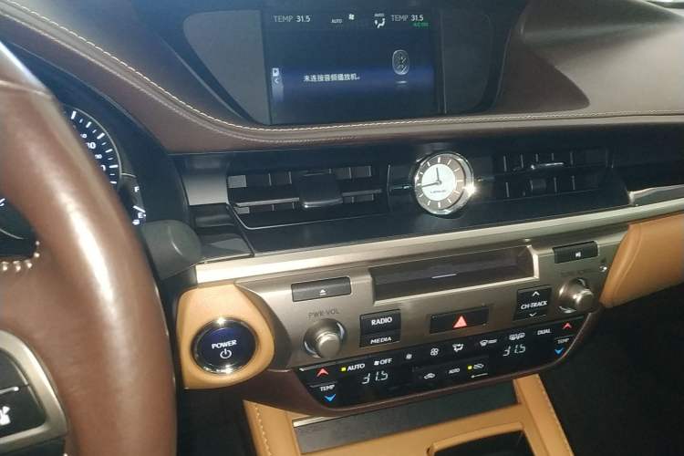 Used Lexus ES 2017 300h Mark Levinson Comfort Edition
