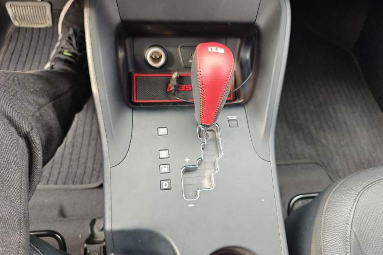 Used Hyundai ix35 2013 2.0L Automatic Two-Wheel Drive Smart GLS China V Standard
