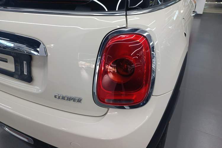 Used  MINI 2016 1.5T COOPER

