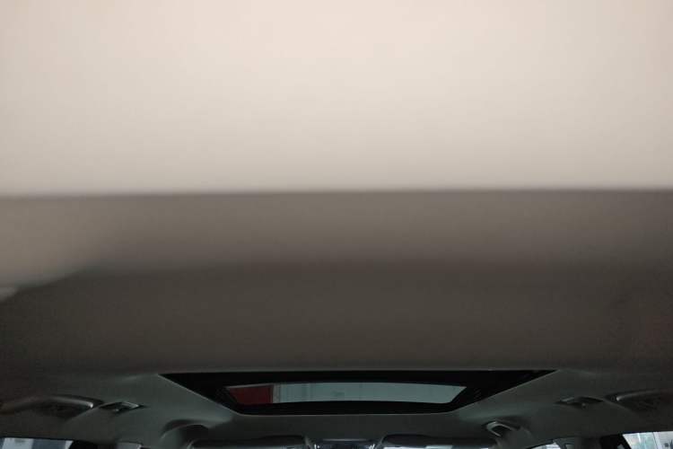 Used Geely Auto Emgrand X7 Sport 2018 1.8TD Automatic Two-Wheel Drive Smart 4G Connected Version
