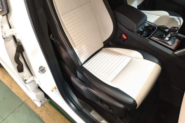 Used Land Rover Discovery Sport 2020 249 PS R-Dynamic Performance Edition
