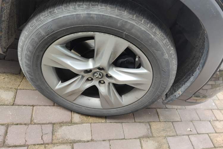 Used Toyota Highlander 2018 2.0T Four-Wheel Drive Prestige Version 7 Seats China V Emission Standard