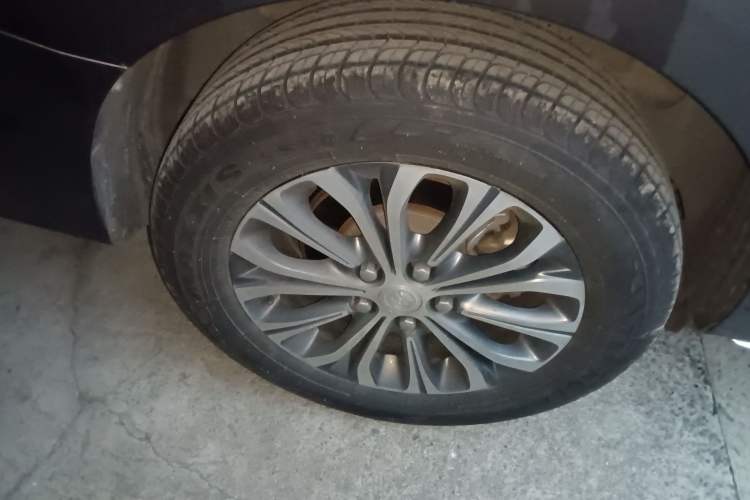 Used Buick GL8 2023 Facelifted Land Cruiser Executive Luxury Version