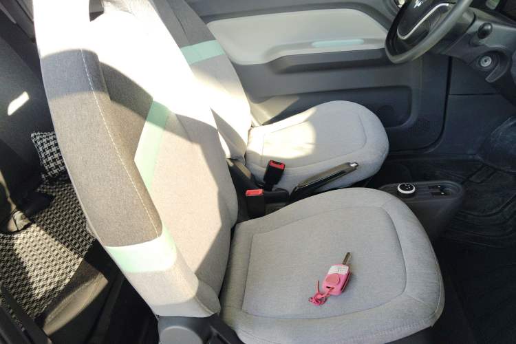 Used Wuling Hongguang MINIEV 2021 Macaron Premium Model – Lithium Iron Phosphate
