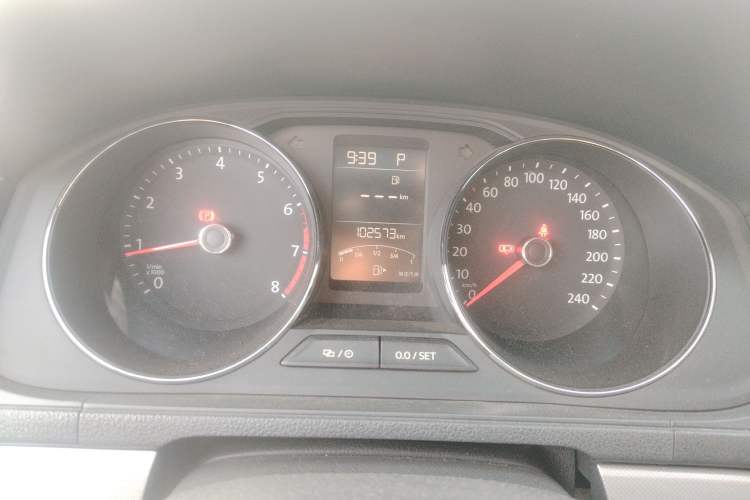 Used Volkswagen Lavida 2015 1.6L Automatic Comfort Edition
