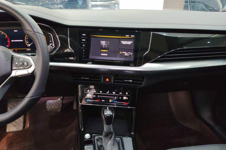 Used Volkswagen Passat 2025 Premium Version 380TSI Dragon Edition
