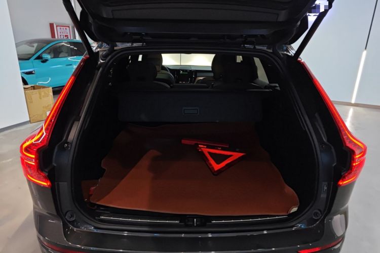 Used Volvo XC60 2024 B5 4x4 Smart Luxury Edition