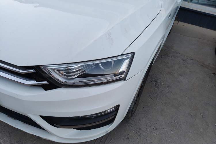 Used Zotye SR7 2016 1.5T Manual Cube Heart Edition China IV Standard
