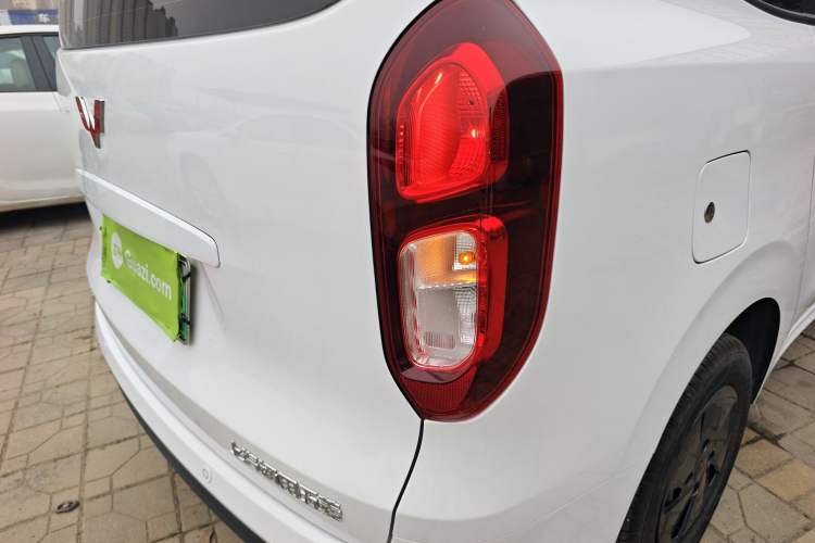 Used Wuling Hongguang New Energy 2025 Extended-Range Hybrid 50KM Comfort Version
