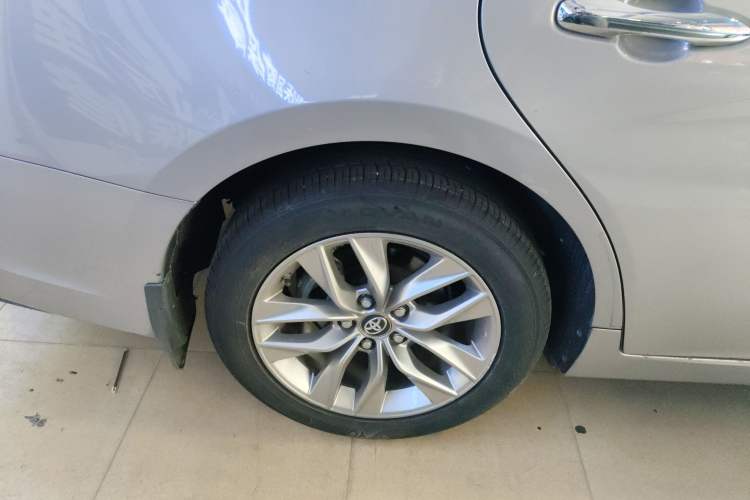 Used Toyota Avalon 2019 Dual-Engine 2.5L Luxury Edition China VI Standard
