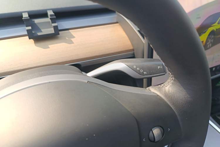 Used Tesla Model Y 2022 Long-Range All-Wheel-Drive Version
