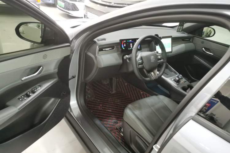 Used BYD Qin PLUS 2025 DM-i Smart Drive 55KM Leading Model
