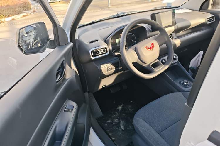 Used Wuling Hongguang New Energy 2024 All-Electric Model 300KM Standard Version