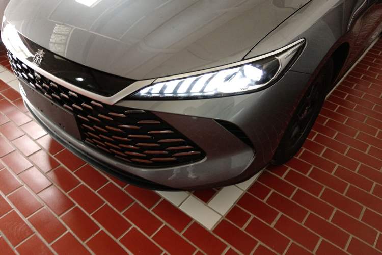 Used BYD Qin PLUS 2025 DM-i Smart Drive 55KM Leading Model