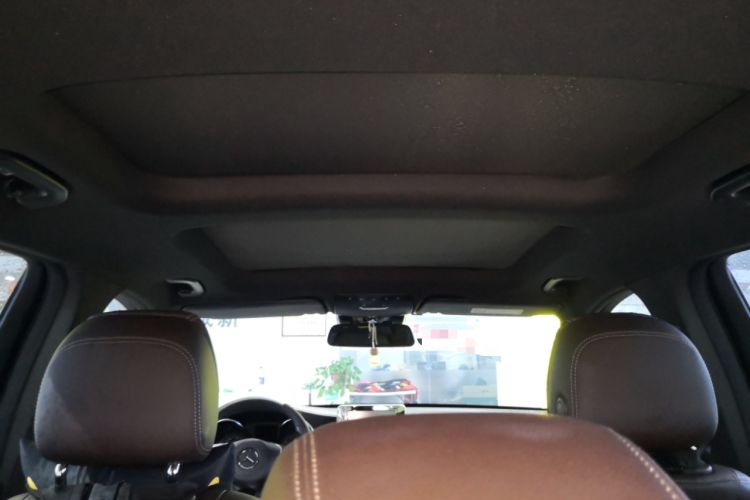 Used Mercedes-Benz GLC 2018 Facelift GLC 260 4MATIC Luxury Edition
