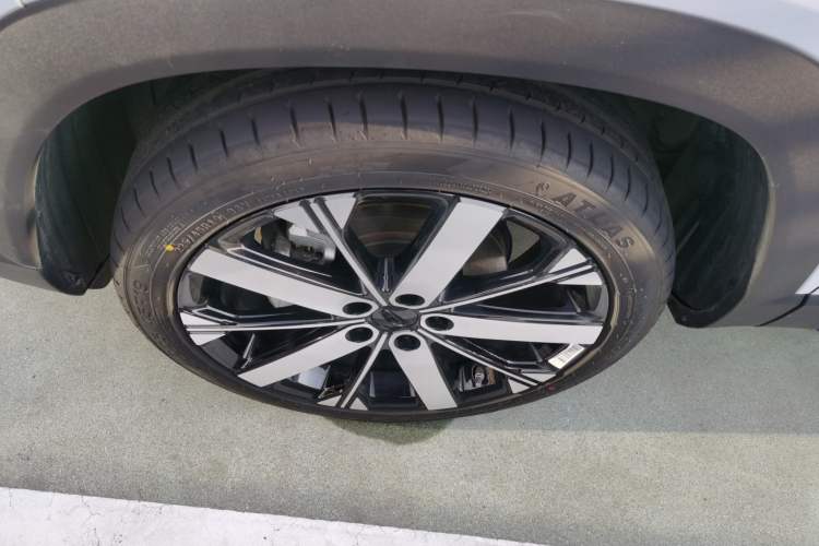 Used Geely Auto icon 2025 Linglong 1.5TD Ruyi Edition
