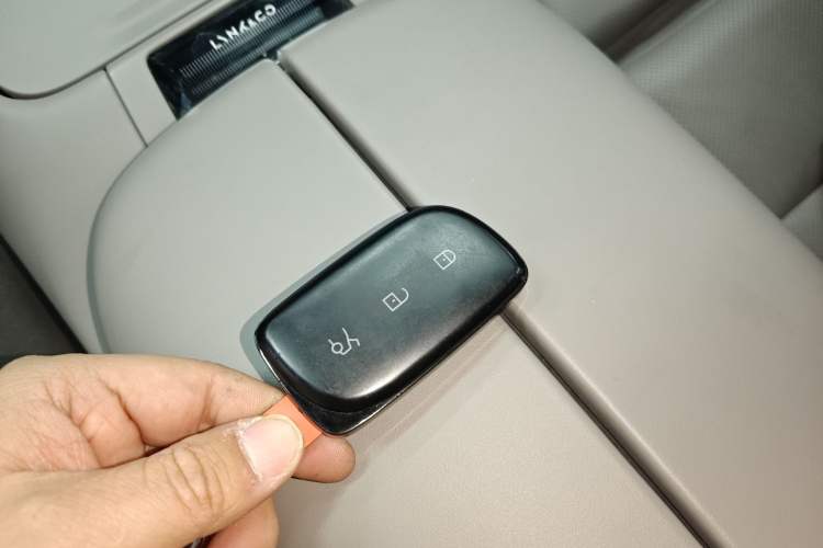 Used Lynk & Co Z10 2025 95 kWh 702 km All-Wheel Drive Intelligent Driving Ultra
