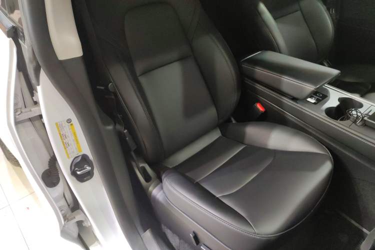 Used Tesla Model Y 2023 Long-Range All-Wheel-Drive Version