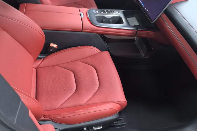 Used  SU7 2024 Four-Wheel-Drive Max Founder's Edition