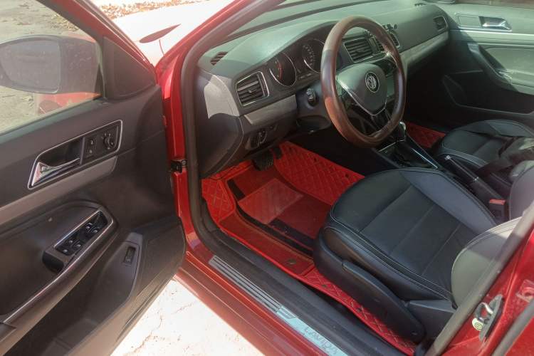 Used Volkswagen Lavida 2015 1.6L Automatic Comfort Edition
