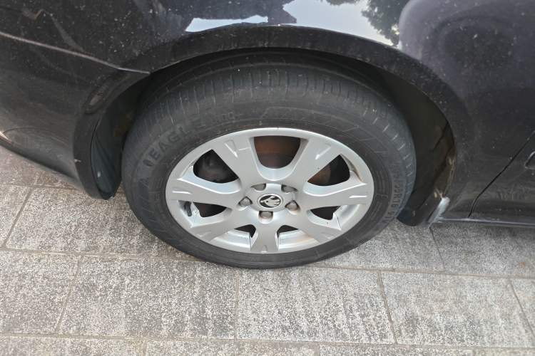 Used Skoda Octavia 2015 Classic Model 1.6L Automatic Elegance Edition
