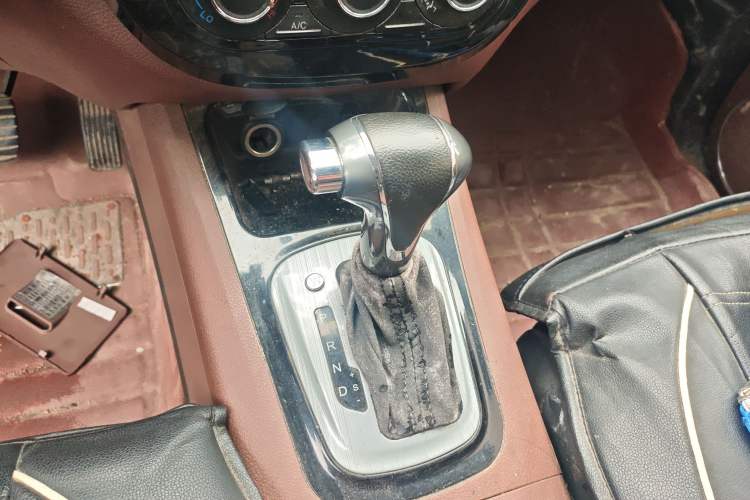 Used FORTHING Joyear X5 2016 1.6L CVT Luxury Model
