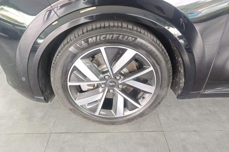 Used Li Auto L8 2023 Pro Model
