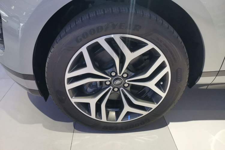 Used Land Rover Range Rover Evoque New Energy 2024 Aurora L P300e Plug-in Hybrid Electric Version