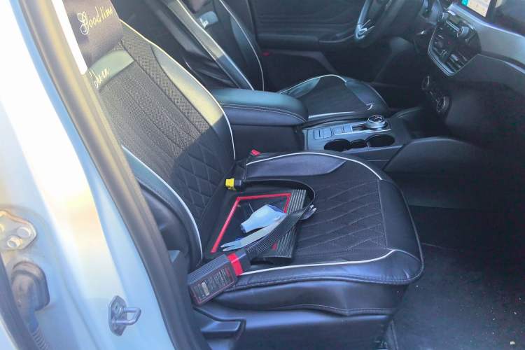 Used Ford Focus 2019 Two-Door EcoBoost 125 Automatic Trendy Model China V Standard