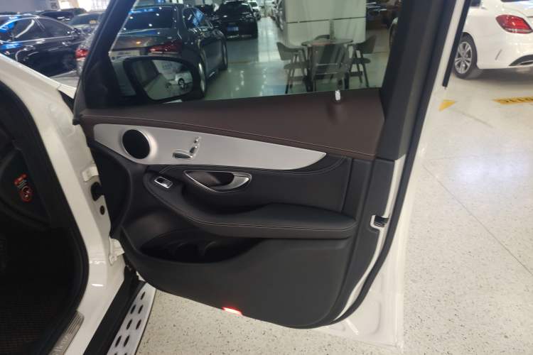 Used Mercedes-Benz GLC 2020 GLC 260 L 4MATIC Dynamic Model
