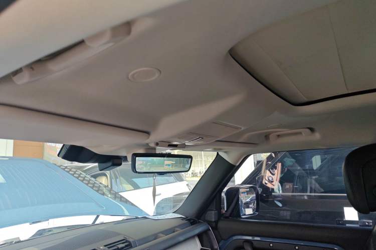 Used Land Rover Defender 2022 90 2.0T P300 X-DYNAMIC HSE
