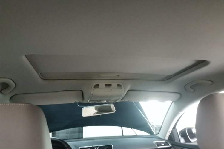 Used Volkswagen Magotan 2015 Facelift 1.8TSI Luxury Model
