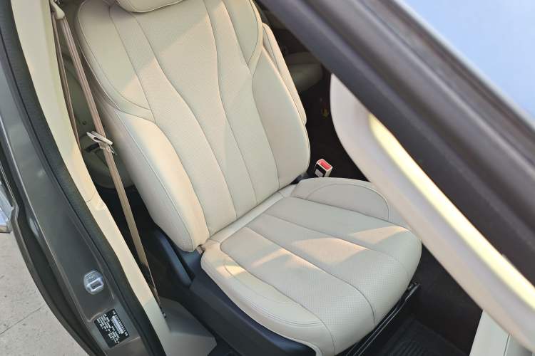 Used Iveco Fidato 2023 B33 Passenger Bus 2.0T 110 kW Automatic Starlight Edition High Roof
