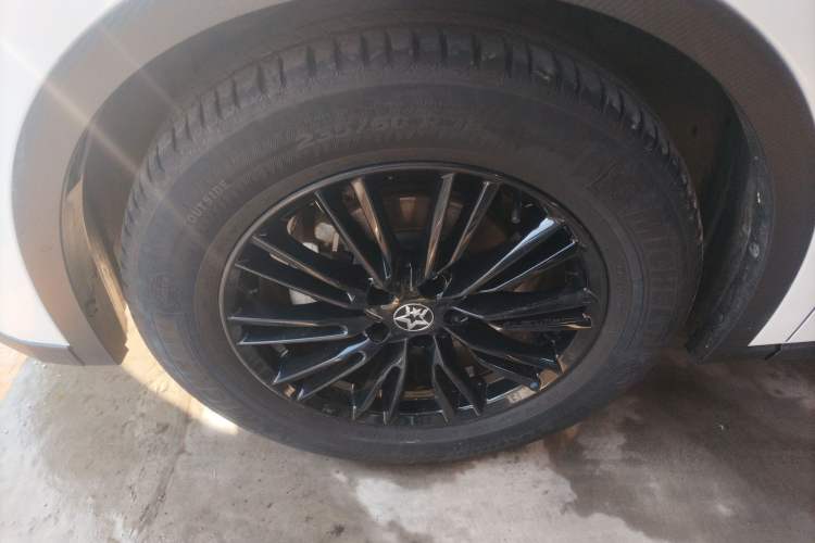 Used Venucia V 2021 260T Idol Edition
