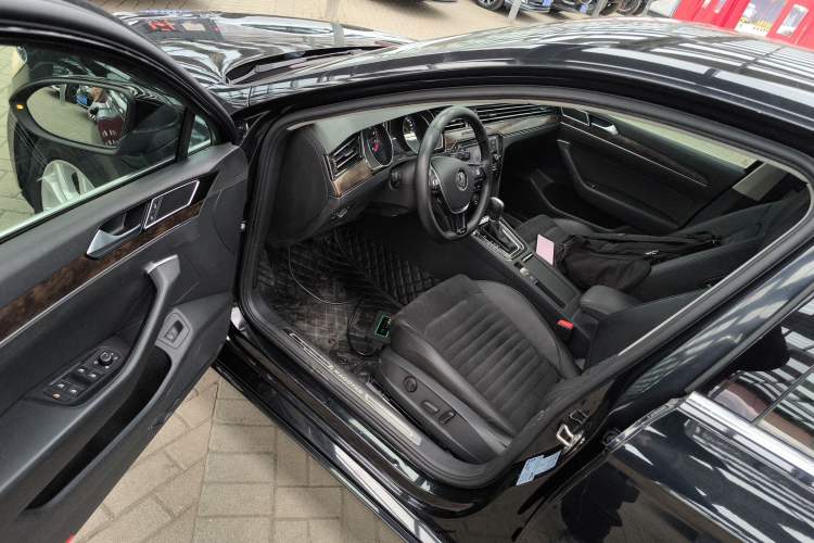 Used Volkswagen Magotan 2018 330TSI DSG Luxury Model
