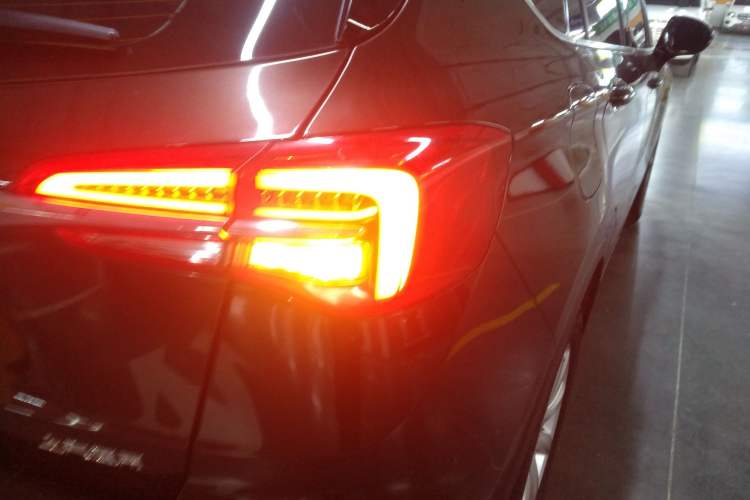 Used Buick Envision 2020 20T Two-Wheel Drive Elite Version
