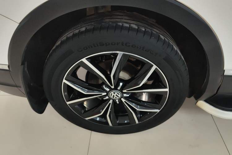 Used Volkswagen Tiguan L 2017 330TSI Automatic Two-Wheel Drive Flagship Edition