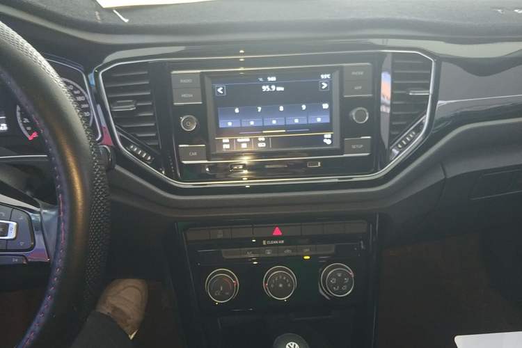 Used Volkswagen T-ROC 2018 280TSI DSG Two-Wheel-Drive Comfort Version China V Standard