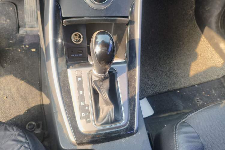 Used Hyundai Elantra (5th Generation / Langdong) 2015 1.6L Automatic Luxury Model