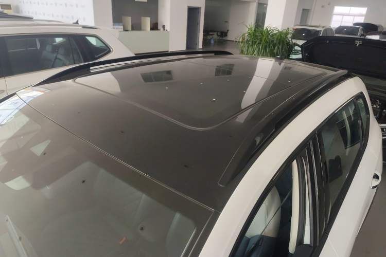 Used Volkswagen Tharu 2024 300TSI Two-Wheel-Drive Moon Luxury Edition
