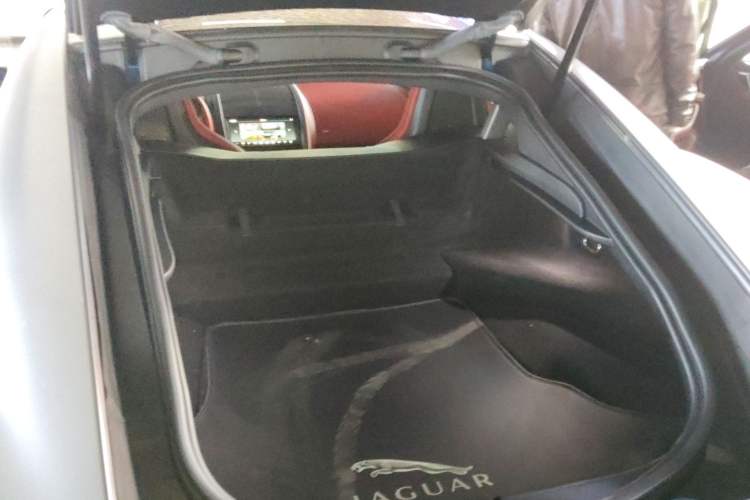 Used Jaguar F-TYPE 2019 2.0T Hardtop Version