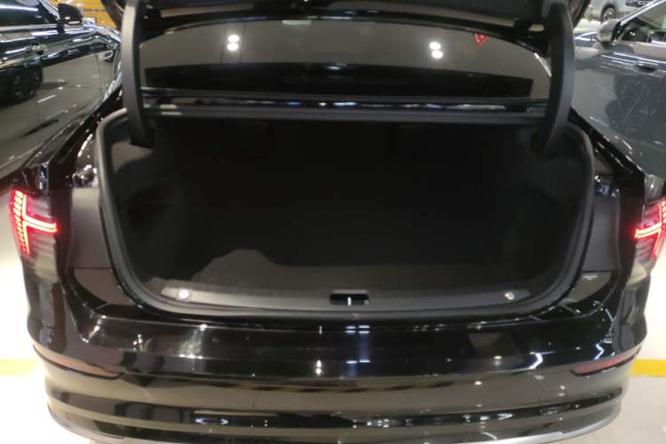 Used Volvo S90 2026 B5 Zhiya Luxury Edition
