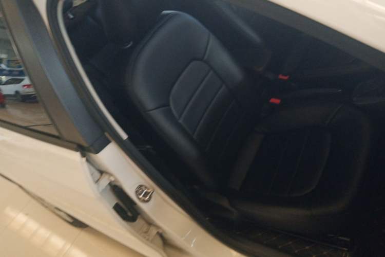 Used Volkswagen Jetta 2015 1.6L Automatic Fashion Model