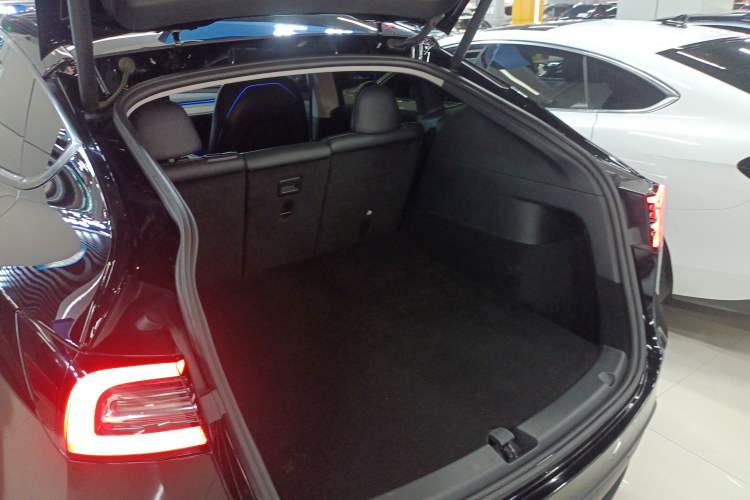 Used Tesla Model Y 2022 Rear-Wheel-Drive Version
