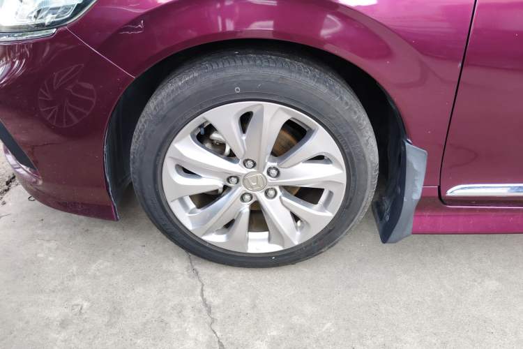 Used Honda Jade 2017 1.8L automatic Comfort version 5 seats
