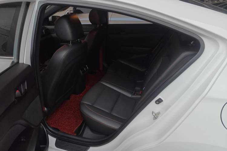 Used Hyundai Elantra 2020 1.4T Dual-Clutch Xuan Dong · Dynamic Version
