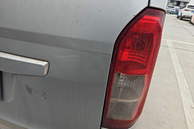 Used Wuling Rongguang V 2016 1.5L Standard Version
